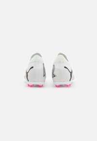Puma FUTURE PRO - Botines de fútbol para terreno firme - white/black/poison pink