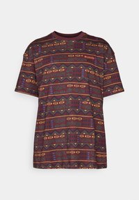 SEQUOIA GROVE™ TEE - T-shirt imprimé - rich wine/horizons