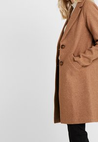 ONLY Tall Klassinen takki - camel
