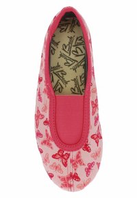 Rosa Slipper mit Schmetterlingsdruck. Oberschicht aus Stoff, elastischer Kragen und gepolsterte Innensohle mit Logomuster. Flaches Sohlen-Design.