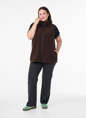 Active by Zizzi, Bodywarmer - hot fudge