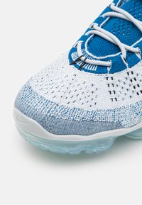Nike Sportswear AIR VAPORMAX 2023 FLYKNIT - Trainers - pure platinum/court blue/glacier blue/black/white