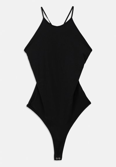 Costume intero nero con spalline sottili, gambe alte e schiena bassa, realizzato in un materiale liscio e elasticizzato. Nessun motivo visibile o accessori metallici.