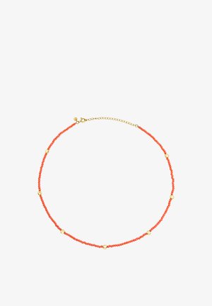 Kralenketting met kleine oranje kralen afgewisseld met gouden bollen, bevestigd met een gouden ketting en sluiting.