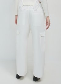 Calliope Pantaloni cargo - bianco lana