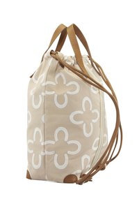 Borsa in tela beige con cordino, decorata con un motivo floreale bianco, dettagli in pelle marrone e spallacci regolabili. Base robusta con angoli rinforzati.