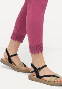 Ulla Popken 7/8 - Legging (type pantalon) - fuchsia