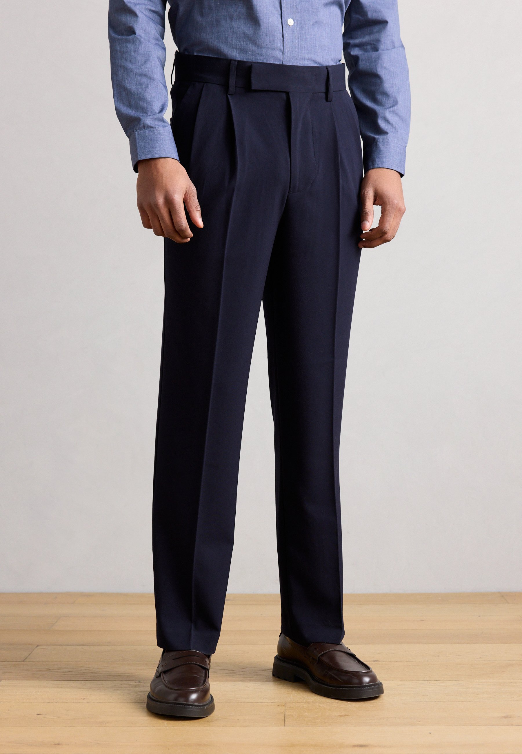 jent louis Side Line Tucked Pants ブラック M Lindbergh STRAIGHT LEG FORMAL PANTS - Trousers - navy/dark blue