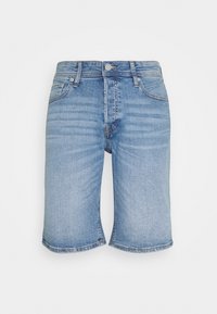 Vaaleansiniset farkkushortsit ovat suoralla leikkauksella, viidellä taskulla, hillityllä kulutuksella ja siistillä helman viimeistelyllä, jossa on näkyvät ompeluyksityiskohdat.