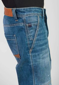 Le Temps Des Cerises Slim fit jeans - bleu
