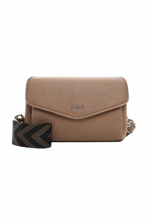 Beige leren schoudertas met een gestructureerd oppervlak, flapsluiting en een afneembare zwart en bruin chevronpatroon schouderband.