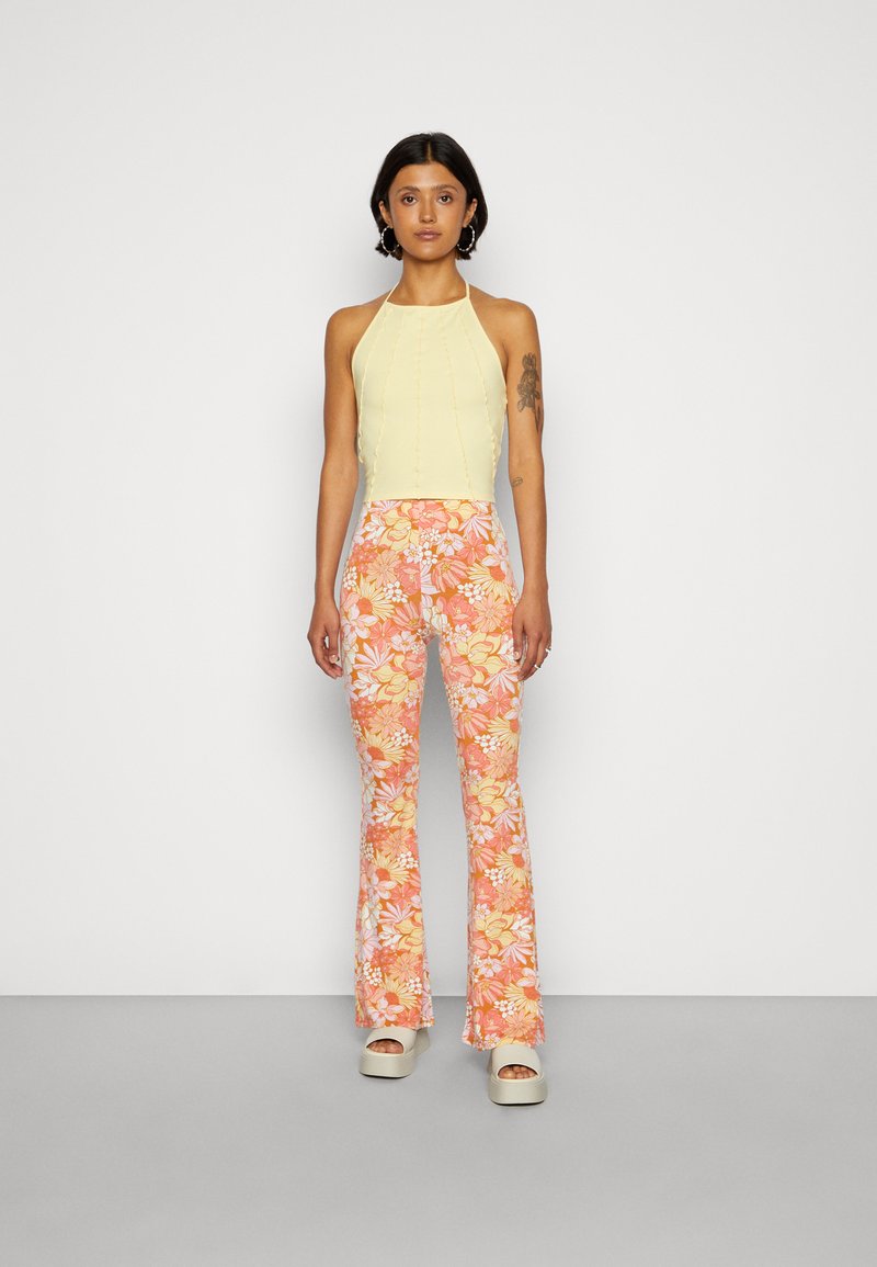 Billabong SUNDOWN Trousers pineapple/yellow Zalando.co.uk