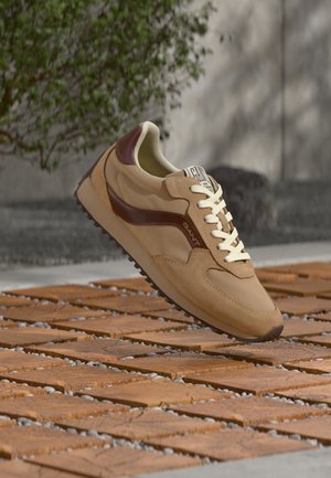 GANT, BEJA - Маратонки - camel/brown