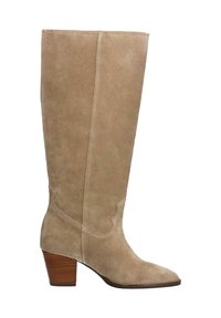 Stivali al ginocchio in camoscio beige con punta quadrata, silhouette affusolata e tacco in legno impilato. Presentano accenti di cuciture sottili.