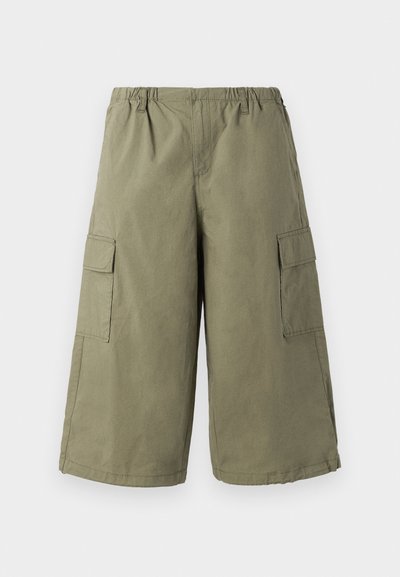JXOLGA CAPRI CARGO - Pantalon cargo - dusty olive