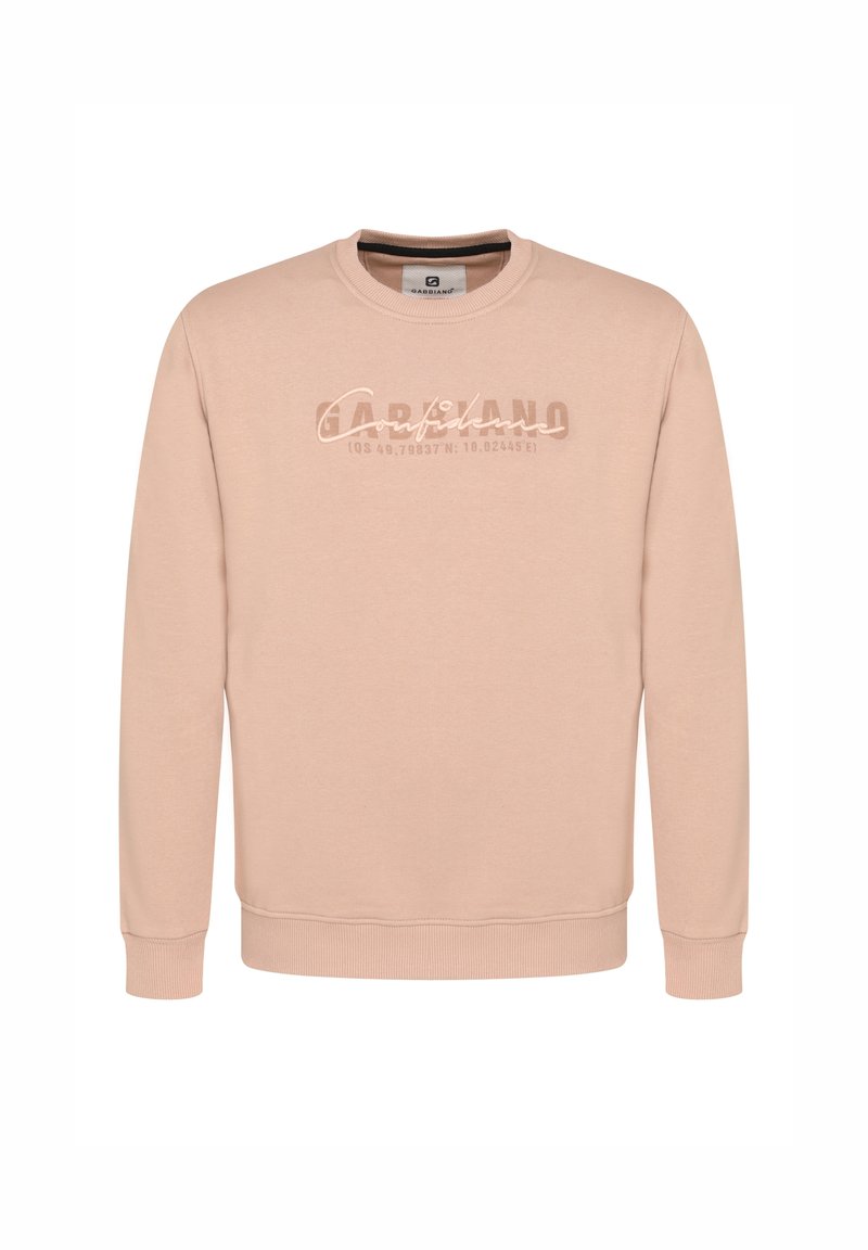Sweat-shirt marron clair à col rond avec le texte « Gabbiano Confidano » et des coordonnées imprimées sur la poitrine, poignets et ourlet côtelés.