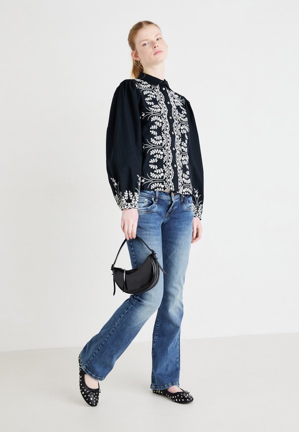 Bootcut jeans - karlia wash2