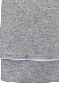 Grijze sweatshirtstof met een zachte textuur. Kenmerkt zich door een contrasterende paarse stiksel langs de zoom, met een gladde, afgeronde onderrand.