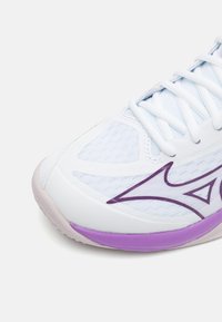 Mizuno THUNDER BLADE - Obuća za odbojku - white/patrician purple/quince