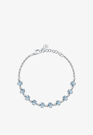 Bracciale d'argento caratterizzato da gemme azzurro chiaro alternate, montate su griffe a forma di stella, collegate da una delicata catena con chiusura a molla.