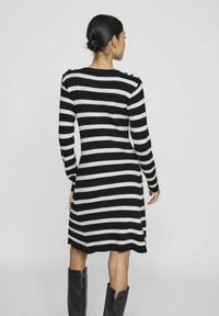 VILA Robe pull - black