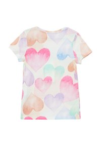 Katoenen T-shirt met een aquarel hartpatroon in pastelroze, lavendel en mint. Korte mouwen en een ronde halslijn.