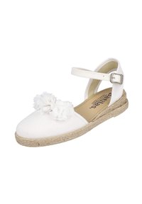 Espadrilles blancas con acentos de flores, parte superior de tela, correa ajustable en el tobillo y suela envuelta en yute con un diseño plano.