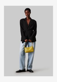 Odabrano, avocado oil