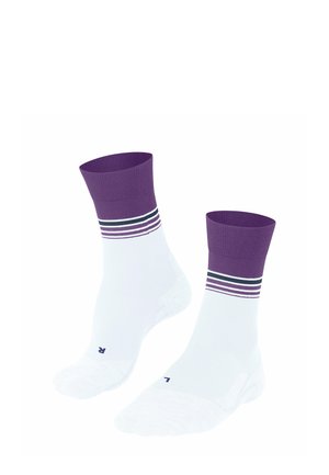Weiße Crew-Socken mit lila gerippten Bündchen. Verfügt über drei horizontale Streifen in Dunkellila und Schwarz über der Ferse. Weicher Stofftextur.