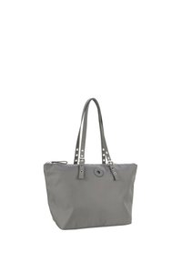 Szara torba nylonowa na ramię z dwoma paskami na ramiona, zamknięciem na zamek błyskawiczny oraz okrągłym akcentem. Paski ozdobione są srebrnymi ćwiekami.