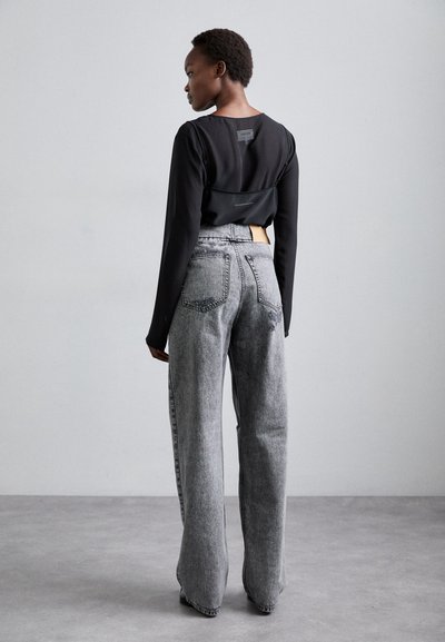 MM6 Maison Margiela PANTS POCKETS - Relaxed fit jeans - black