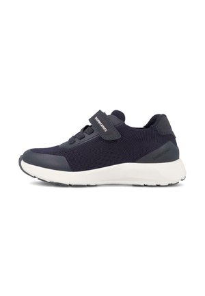 Zapatilla deportiva de color azul marino con malla transpirable, suela blanca, cordones elásticos y una correa de Velcro etiquetada como "biomecánica."
