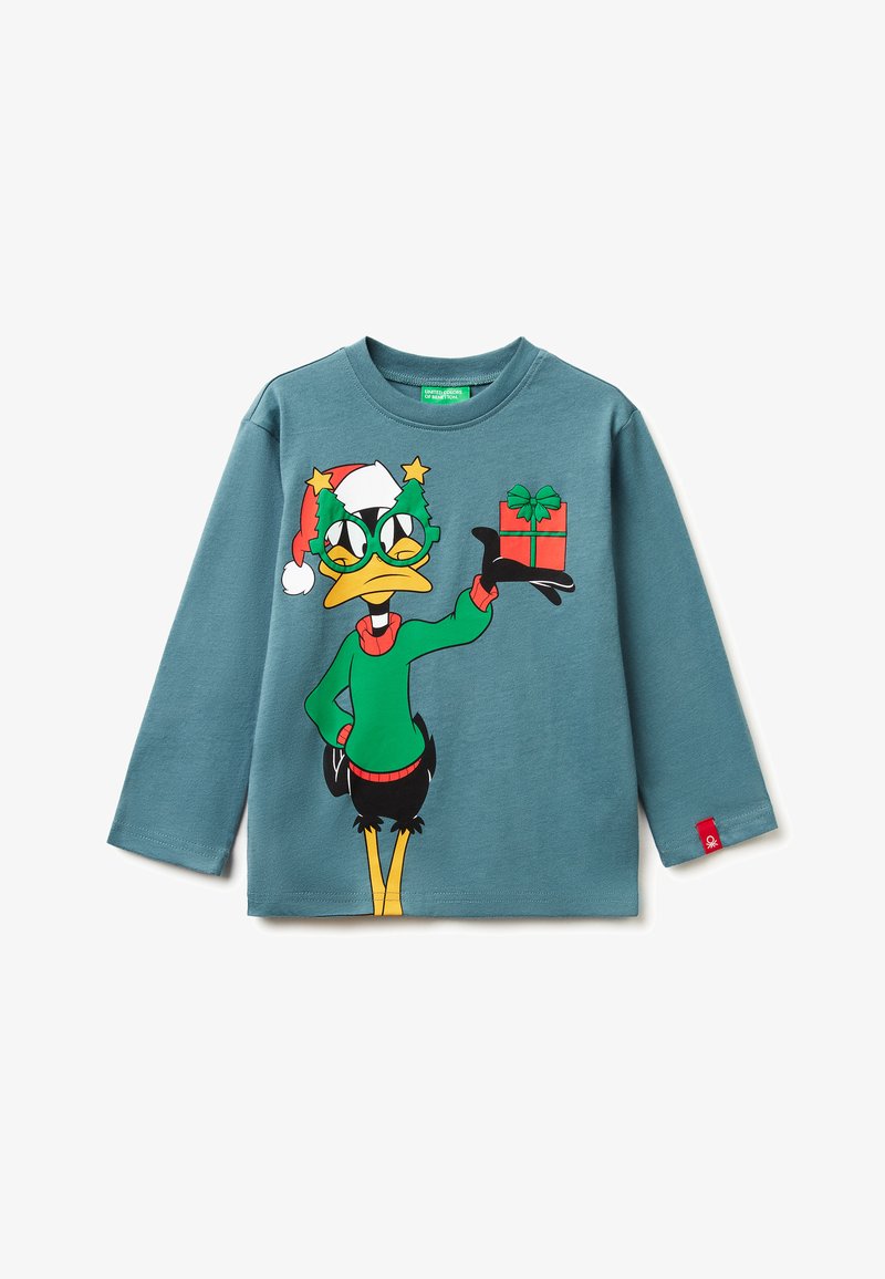 Chemise à manches longues verte avec un personnage de dessin animé portant des lunettes et un chapeau de Noël, tenant une boîte-cadeau. Fabriquée en coton doux.