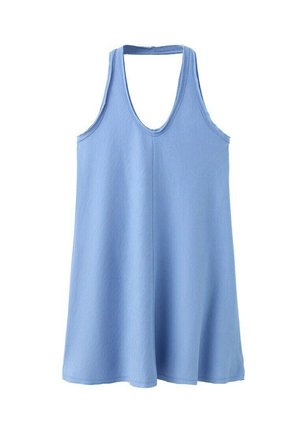 Hellblaues ärmelloses Kleid mit Rundhalsausschnitt und lockerem, fließendem Schnitt, dargestellt vor weißem Hintergrund.