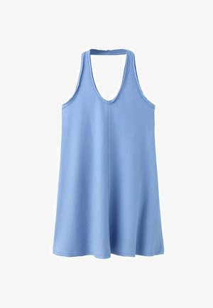 Lyseblå ærmeløs kjole med rund halsudskæring og en afslappet, flydende pasform, vist på en hvid baggrund.