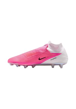 Fußballschuh mit pinkem Strick-Obermaterial, weißem sockenähnlichem Kragen, schwarzem Nike-Swoosh und transparenten Stollen an der Sohle, mit Phantom beschriftet.