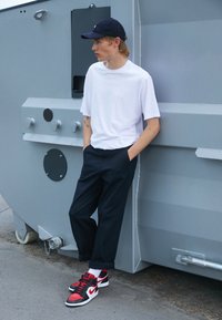 Jordan Höga sneakers - red