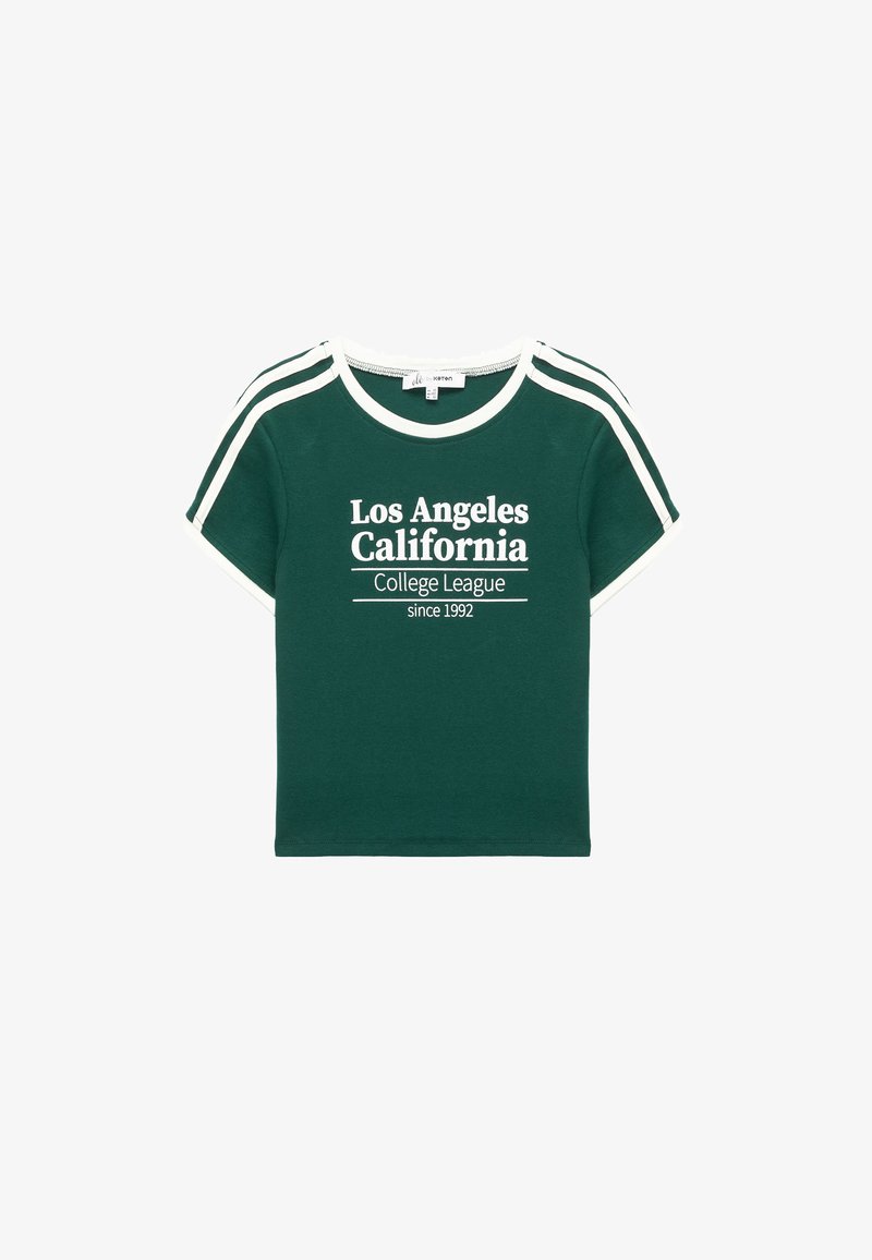 Grøn bomulds T-shirt med hvid kant, korte ærmer og løs pasform. Indeholder trykt tekst "Los Angeles California College League" i hvid.