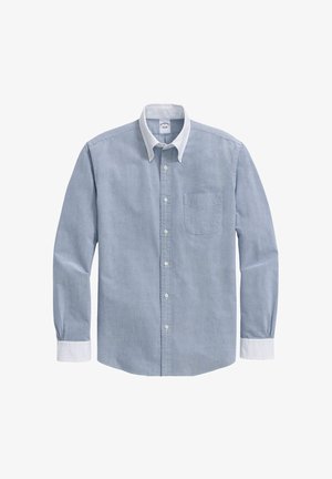 Himmelblaues Hemd mit Knopfleiste und weißem Kragen. Hat lange Ärmel, eine Tasche auf der linken Brust und einen leicht strukturierten Stoff.