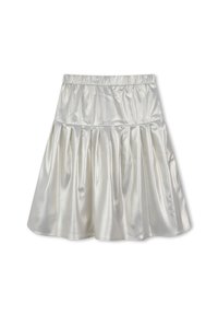 Jupe en satin de couleur crème, avec une forme évasée, une taille froncée et des détails plissés, créant une texture lisse et brillante.