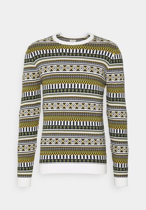 Sweter z długim rękawem z dzianiny z poziomymi geometrycznymi wzorami w kolorach białym, czarnym, oliwkowozielonym, musztardowym i szarym, z okrągłym dekoltem.