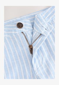 Unselected, light blue stripe