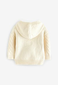 Sudadera de punto color crema con un diseño de cable texturizado en las mangas y capucha forrada. Presenta puños y dobladillo acanalados, tejido suave.