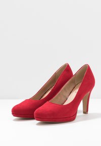 s.Oliver Decolleté - red