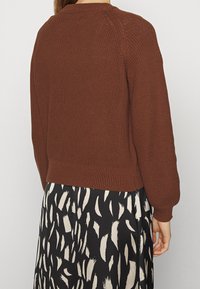 Even&Odd Sweter