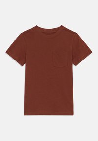 T-shirt en coton marron à manches courtes, col rond et poche poitrine. Texture lisse avec des coutures renforcées sur les bords.