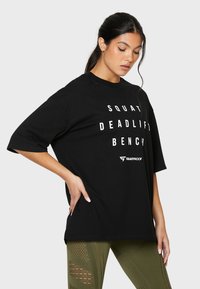 SQUATPROOF SDB PUMP COVER OVERSIZE - T-shirts print - black