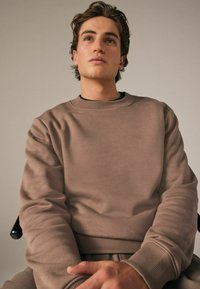 Next Sudadera - grey brown