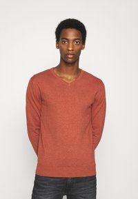 TOM TAILOR V NECK  - Strickpullover - heated orange melange
