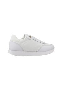 Sneaker bianco realizzato in pelle liscia e tessuto. Presenta lacci piatti, punta rotonda e suola in gomma testurizzata. Accento in metallo dorato.
